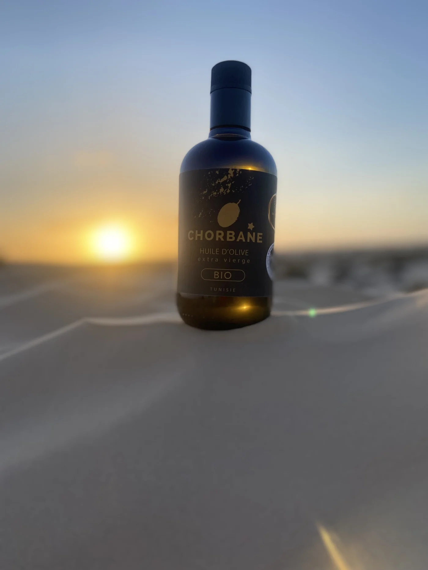Bouteille Chorbane au coucher du soleil tunisien